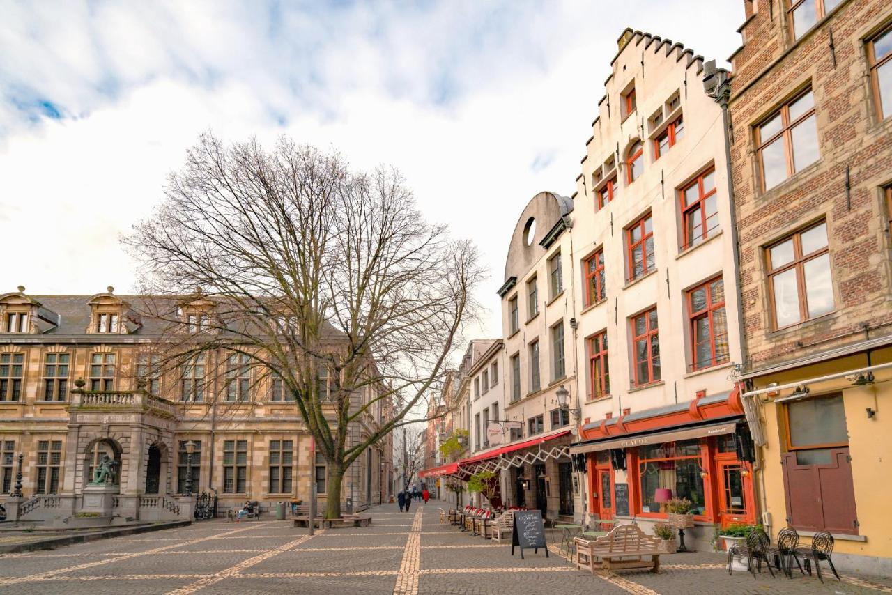 The Hendrik Square Apartments Antwerp Exterior photo