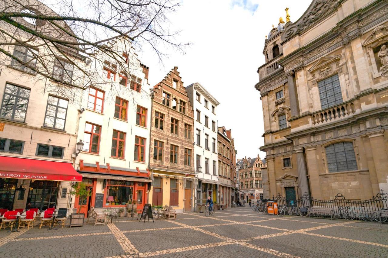 The Hendrik Square Apartments Antwerp Exterior photo